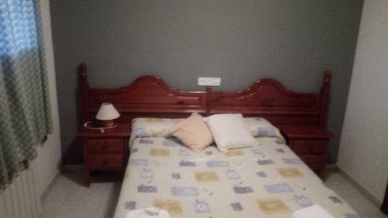 Hostal Restaurante San Millan โอริฮัวลา เดล เตรเมดัล ภายนอก รูปภาพ